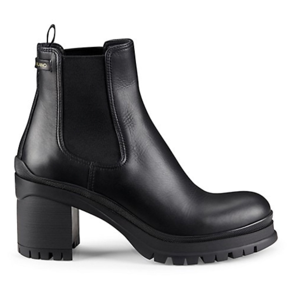 BNIB Prada Leather Lug Sole Chelsea Boots